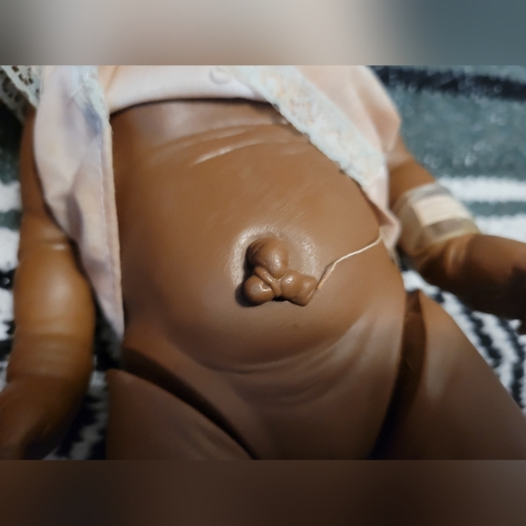 Doll Newborn Baby Girl Anatomically Correct  African American Hospital Blue Eyes - Picture 16 of 16